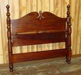 Mahogany Poster Bed To 3 Piece Bedroom Set