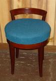 Mahogany Swivel Vanity Stool to 6 Piece Bedroom Set