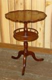 Berkey & Gay Lamp Table
