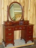 4 pc Kling Solid Cherry Bedroom Set