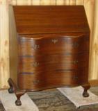 Mahogany Gov.Winthrop Desk
