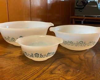 Vintage Maid of Honor Glass Blue Flower Mixing Bowl Set