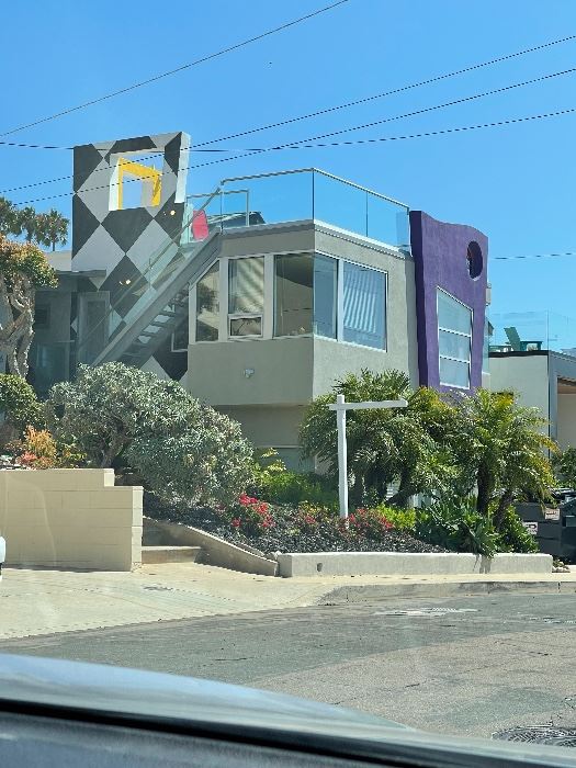 Welcome to this amazing Estate Sale for Glass Artist Leslie Perlis - btw the home is going up for sale - Contact Keith York at Modern_SanDiego for details