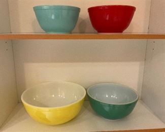 Vintage Pyrex Bowls