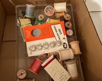 Sewing misc - Box Lot