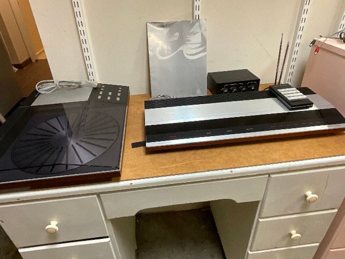Bang & Olufsen Stereo (works)