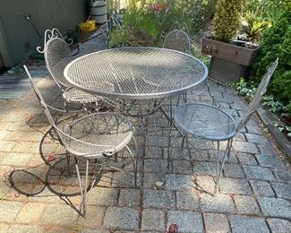 Vintage Ice Cream / Parlor Set 4 Chairs plus Table