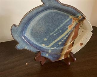 Clay serving dish 12.00