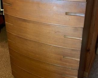 Mid-century Chest of Drawers