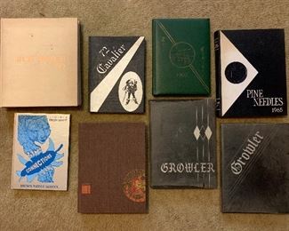 Assorted Vintage Yearbooks/Annuals