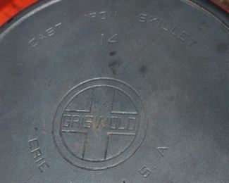No 14 Griswold Skillet (has hairline fracture)