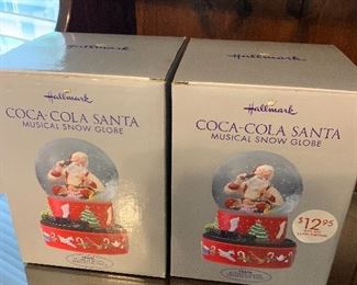 Hallmark Coca-Cola Santa Snow Globe