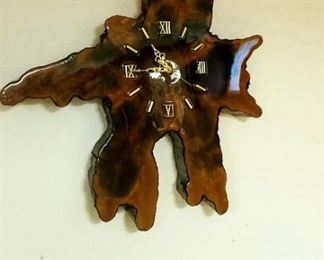 Wood lacquered clock