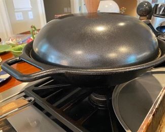 Lodge cast iron wok