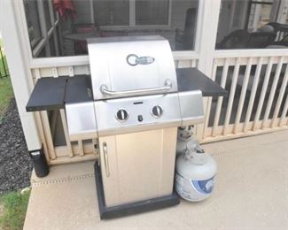CHARBROIL GOUMENT Gas Grill With Two Propane Tanks