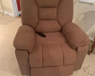 Lift chair in excellent condition.