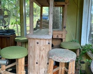 Rustic Bar with 4 Bar stools
