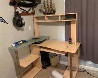Computer desk