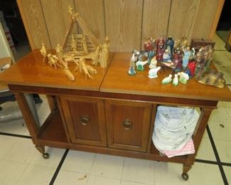 Small Side Buffet. Top slides open!