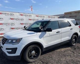 240 2017 Ford Explorer Year: 2017 Make: Ford Model: Explorer Vehicle Type: Multipurpose Vehicle (MPV) Mileage: 120289 Plate: Body Type: 4 Door Wagon Trim Level: Police Drive Line: 4WD Engine Type: V6, 3.7L; FFV Fuel Type: Gasoline/E85 Horsepower: Transmission: VIN #: 1FM5K8ARXHGB54998 Doc Fee: $70 Smog Fee: $60 Estimated DMV Registration: 5-6% of sale price Features and Notes: Clean California Title in Hand Runs drives, 1 Key, Ice Cold Ac, Power Seats, Windows, Mirrors, Doorlocks, Hand
