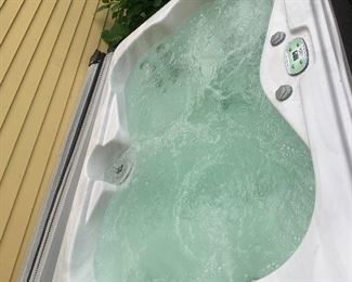 Hot tub 2 yrs old paid 8,000. New
Runs on regular house current no special wiring need just plug it in