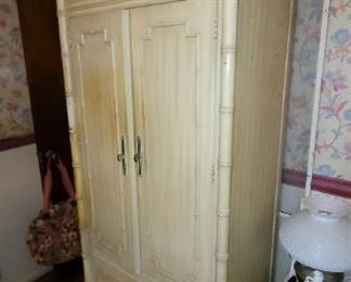 Armoire