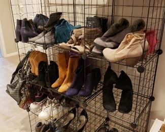 Lots of Ladies shoes- size 9-10