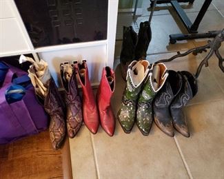 Very Nice Ladies Western Boots