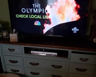 55 in LG 4K Smart TV less than 6 months old