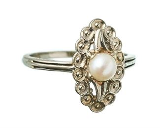 Vintage 10K Gold Pearl Ring, ring size 6.25