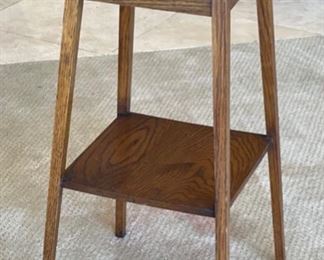 Vintage Mission Oak Round Accent table Plant Stand 28in H x 19in Diameter
