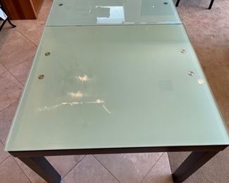 Contemporary Frosted Glass Top Extendable Dining table 30x39.5x71in HxWxD