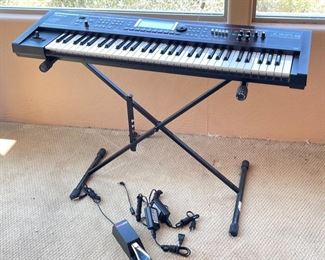 Roland JUNO-G Synthesizer Keyboard