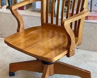 Hardwood Rolling Bankers Chair Office Chair 34 x 22 x 24 HxWxD