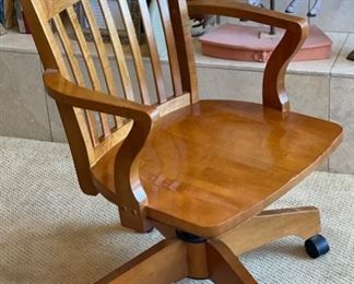 Hardwood Rolling Bankers Chair Office Chair 34 x 22 x 24 HxWxD