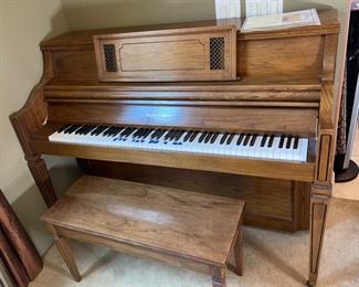 Charles R. Walter Model 1520 Concert Console Piano 43.5x58x25.5in HxWxD