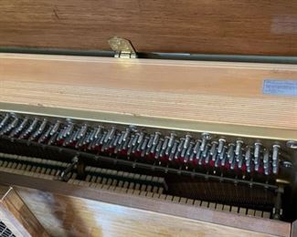 Charles R. Walter Model 1520 Concert Console Piano 43.5x58x25.5in HxWxD