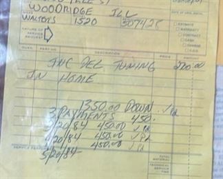 Charles R. Walter Model 1520 Concert Console Piano 43.5x58x25.5in HxWxD