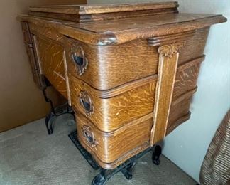 Antique White Rotary Treadle Sewing Machine in Cabinet 30x34x18in HxWxD