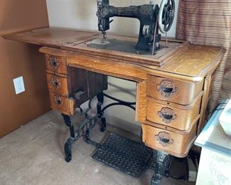 Antique White Rotary Treadle Sewing Machine in Cabinet 30x34x18in HxWxD