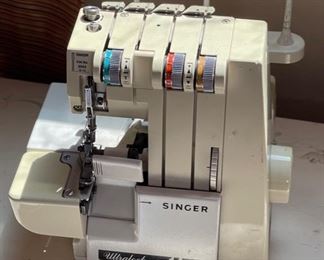Singer Ultralock 14U52A Serger Sewing Machine 10x10.5x9.5in HxWxD