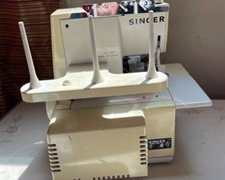 Singer Ultralock 14U52A Serger Sewing Machine 10x10.5x9.5in HxWxD