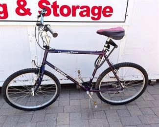 TREK Mountain Track 830 Bike 23