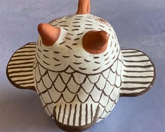 D Lonjose Zuni Horned Owl Pottery	3x3.5x3in	HxWxD
