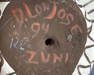 D Lonjose Zuni Horned Owl Pottery	3x3.5x3in	HxWxD
