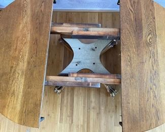 Antique Lowboy Oak Claw Foot Table	18x41.24in Diameter	
