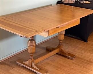 Antique Oak Trestle Table Draw Leaf	29x29.5x41.25-64	HxWxD
