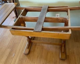 Antique Oak Trestle Table Draw Leaf	29x29.5x41.25-64	HxWxD
