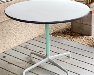 Eames Herman Miller Office 36in Round Table MCM Aluminum Base	28in H x 36in Diameter	
