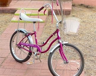 1968 Schwinn Stingray Fair Lady Bike  Purple/Violet J89-4	39x29x55	HxWxD
